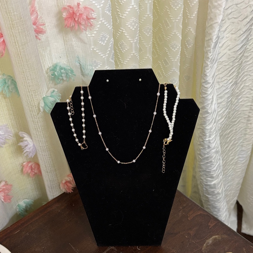 Elegant Pearl Necklace and Bracelet Set